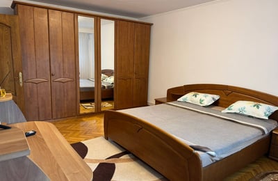 Rental of a spacious 4-room apartment, 108 m², Faleza Nord, Constanta, Romania